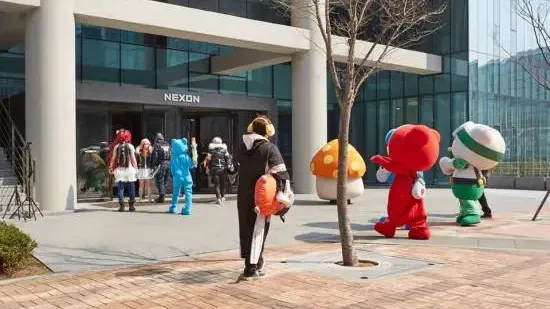 [FOTO] Keseruan April Mop di perusahaan game NEXON asal Korea